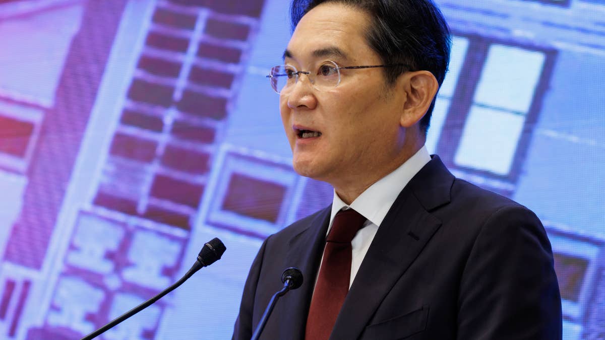 Samsung’s $2,100 phone tests how much consumers will pay to fold